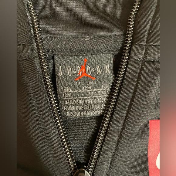 NIKE AIR JORDAN WORKOUT SUIT 2 Piece CHILD'S SIZE 12M RED AND BLACK - Picture 3 of 4